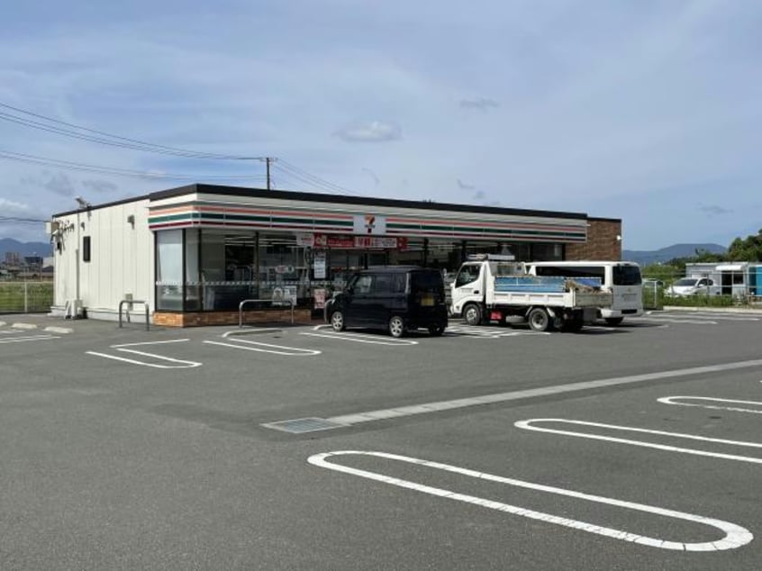 セブンイレブン郡山伊賀河原店(コンビニ)まで534m 東北本線/郡山駅 徒歩22分 1-2階 築17年