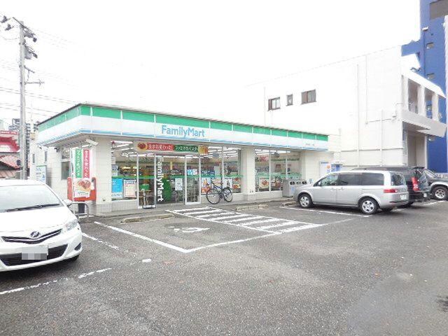 ファミリーマート郡山本町店(コンビニ)まで448m 東北本線/郡山駅 徒歩12分 13階 築28年