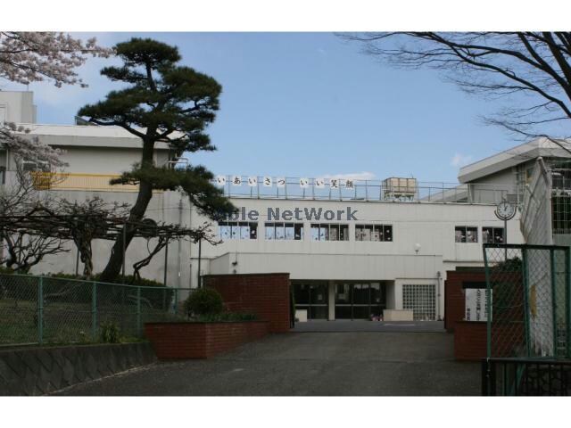 東松山市立市の川小学校(小学校)まで965m ベルメゾンＩＴＯ　Ｂ棟