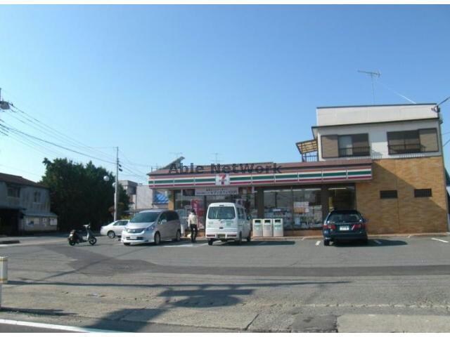 セブンイレブン高坂駅東口店(コンビニ)まで351m レジデンス高坂Ⅱ　28439