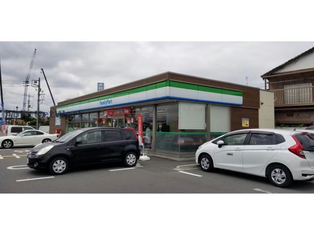 ファミリーマート東松山神明町店(コンビニ)まで449m ポスト・プリートⅡ
