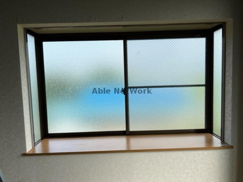 出窓 スカイウィング大里Ａ・Ｂ（熊谷市下恩田）