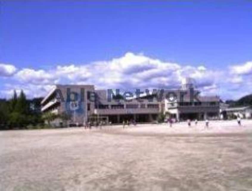 東松山市立青鳥小学校(小学校)まで1037m フェアリーガーデンＢ