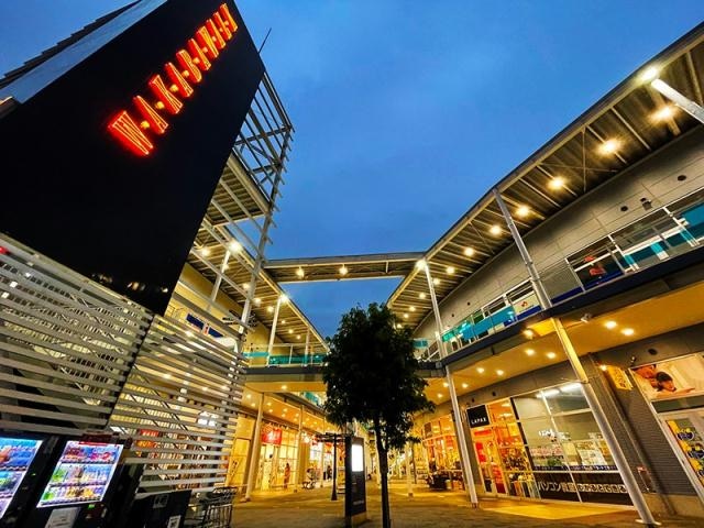 ワカバウォーク(ショッピングセンター/アウトレットモール)まで2300m ラ・セゾン