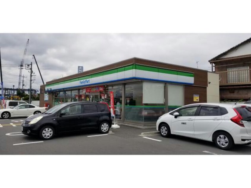 ファミリーマート東松山神明町店(コンビニ)まで468m ピアブリーゼ神明
