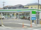 ファミリーマート坂戸花影町店(コンビニ)まで562m リブリ・坂戸