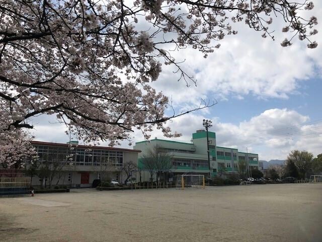 小川町立小川小学校(小学校)まで839m カサマコーポ　（小川町大塚1271-2）