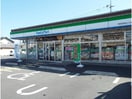 ファミリーマート本庄日の出二丁目店(コンビニ)まで605m メルカード本庄