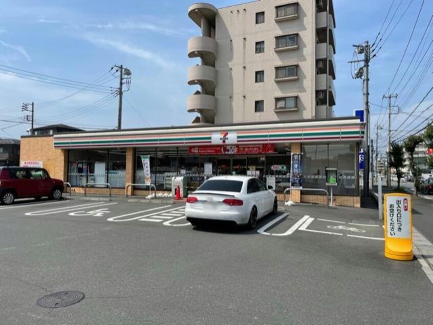 セブンイレブン坂戸泉町店(コンビニ)まで313m ガーデン丸友Ⅰ