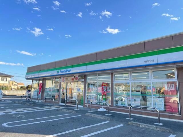 ファミリーマート坂戸石井店(コンビニ)まで349m ヴィラ・プレステージＣ