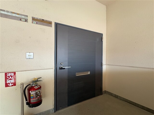 玄関前 ロイヤルハイツＨＡＲＡＤＡ