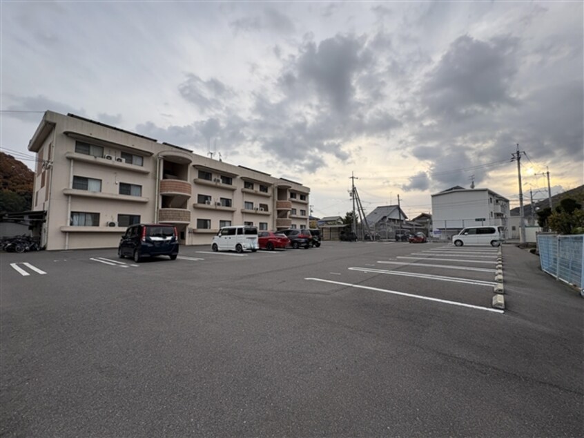 駐車場 ロイヤルハイツＨＡＲＡＤＡ