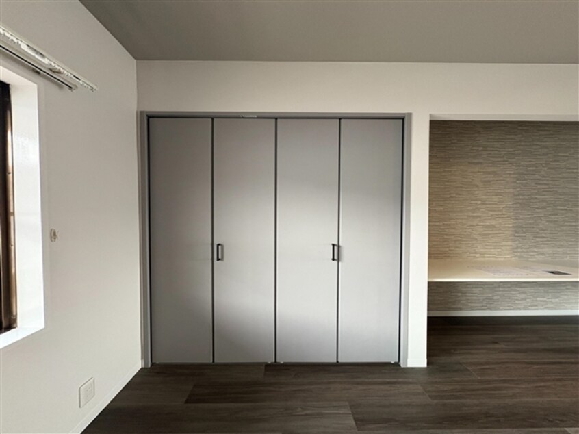 リビング収納 ロイヤルハイツＨＡＲＡＤＡ