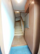  呉線/竹原駅 バス16分荘野小学校下車:停歩3分 2階 築21年