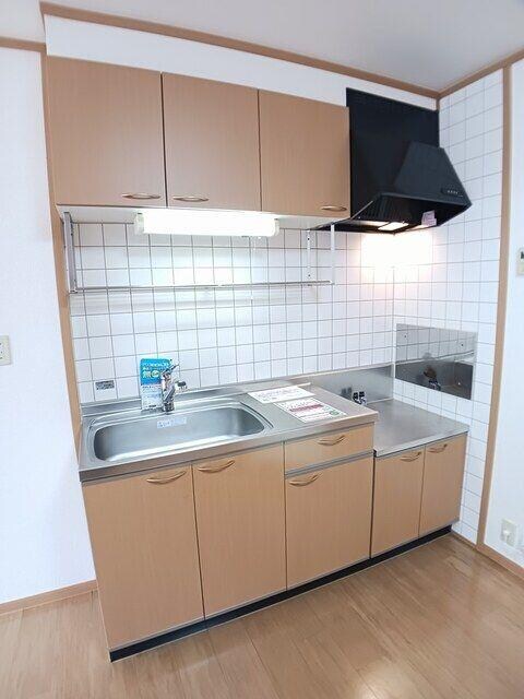  呉線/竹原駅 バス16分荘野小学校下車:停歩3分 2階 築21年