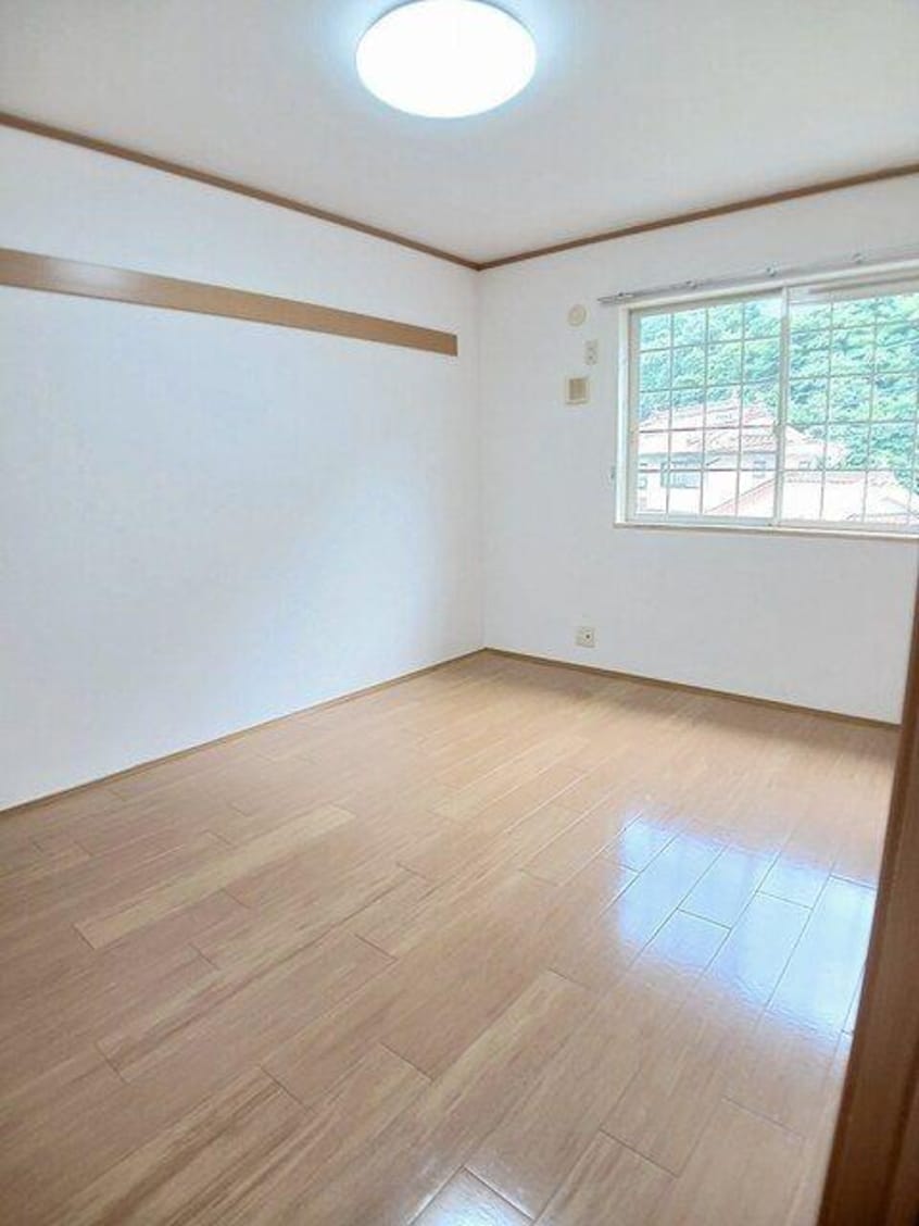  呉線/竹原駅 バス16分荘野小学校下車:停歩3分 2階 築21年