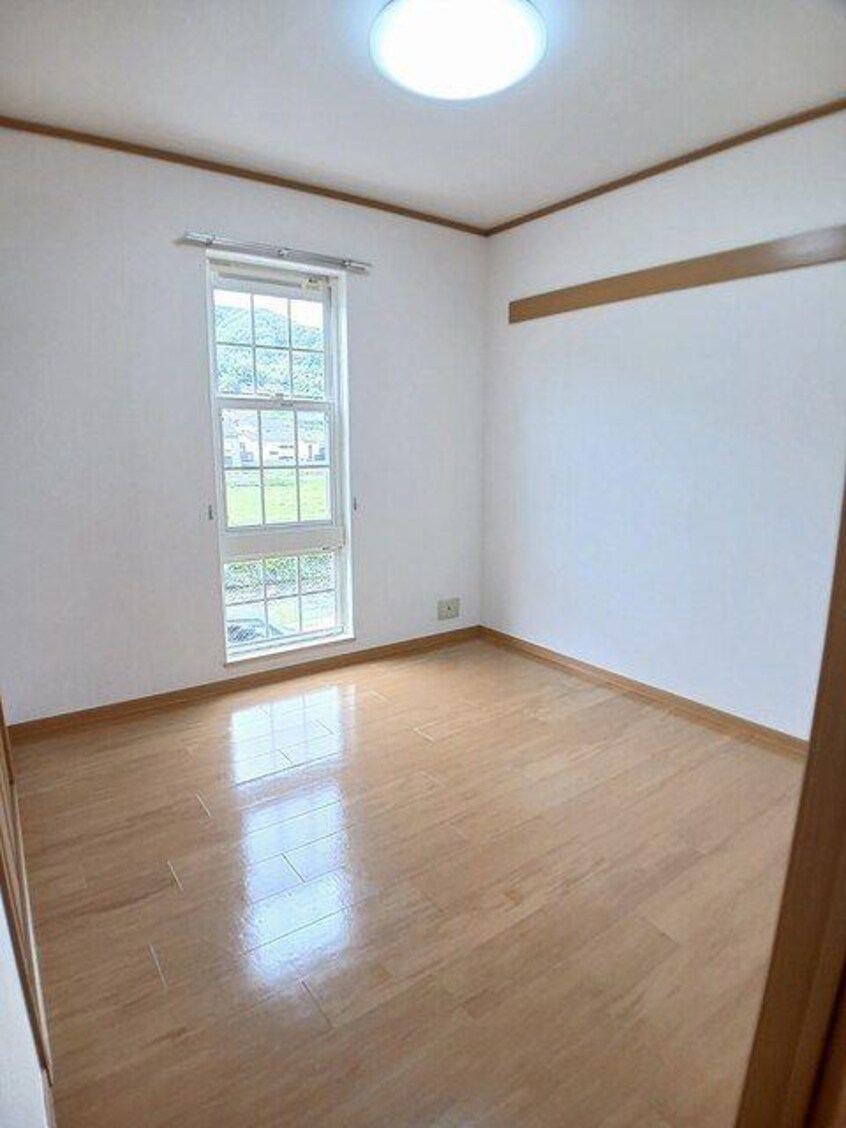  呉線/竹原駅 バス16分荘野小学校下車:停歩3分 2階 築21年