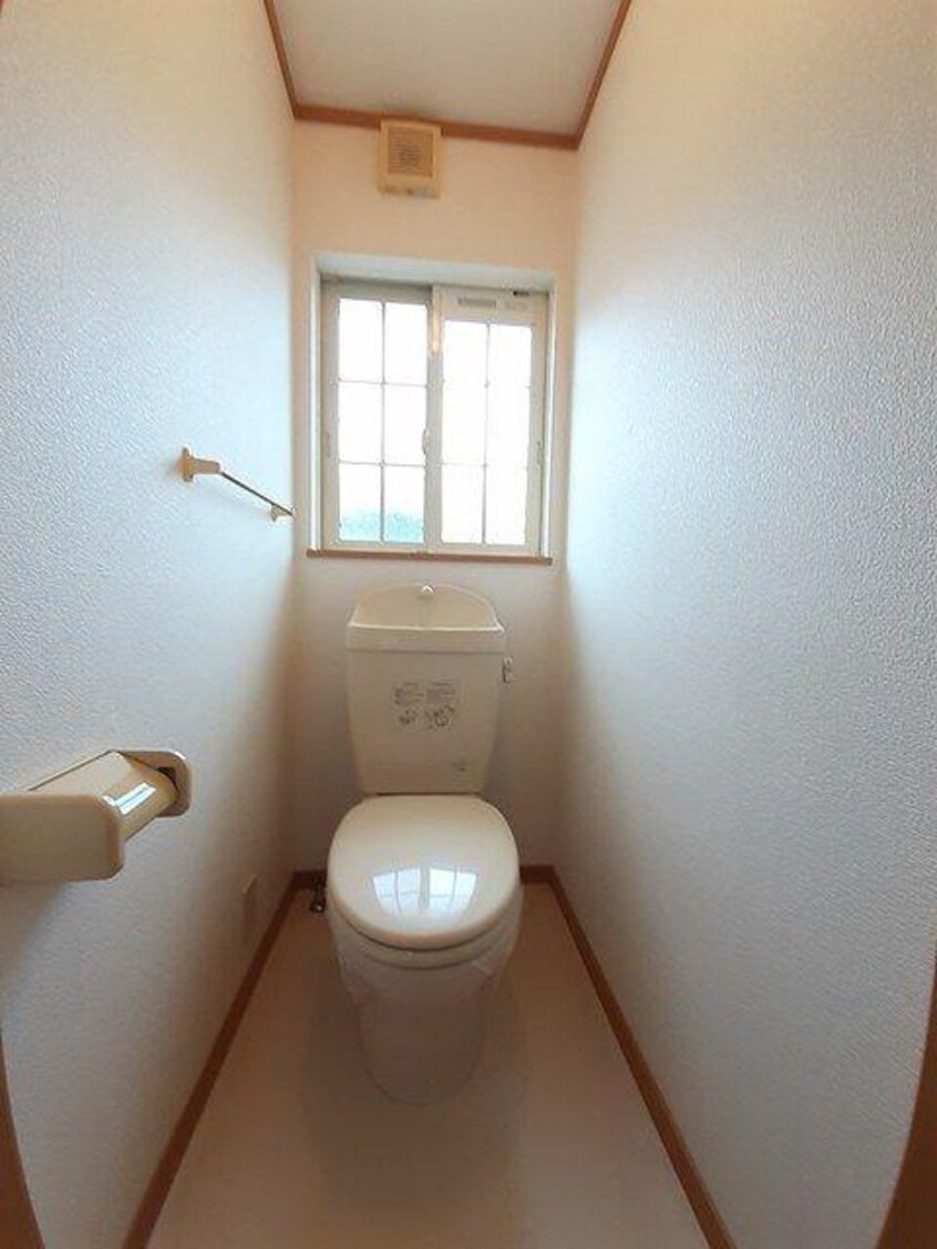  呉線/竹原駅 バス16分荘野小学校下車:停歩3分 2階 築21年