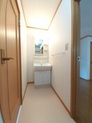  呉線/竹原駅 バス16分荘野小学校下車:停歩3分 2階 築21年