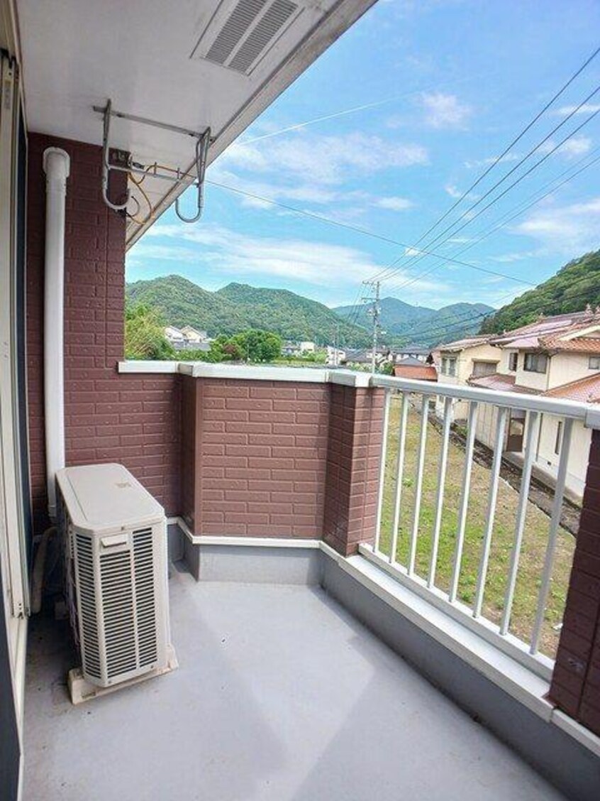  呉線/竹原駅 バス16分荘野小学校下車:停歩3分 2階 築21年