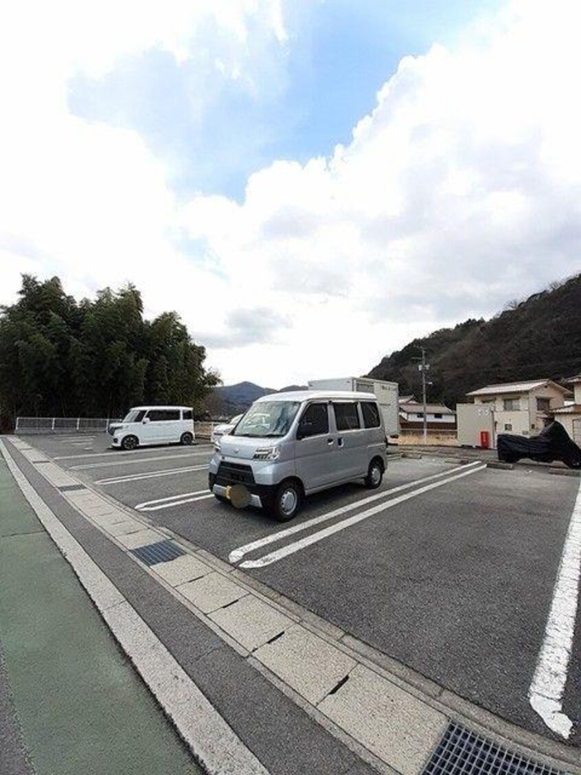  呉線/竹原駅 バス16分荘野小学校下車:停歩3分 2階 築21年