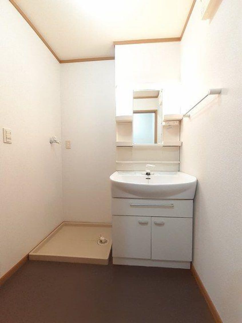  呉線/竹原駅 バス11分水の口下車:停歩4分 1階 築20年