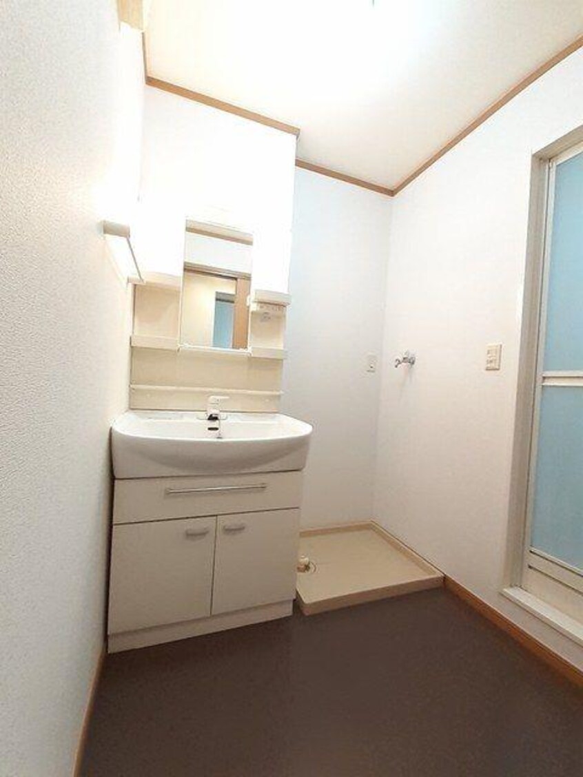  呉線/竹原駅 バス11分水の口下車:停歩4分 1階 築20年