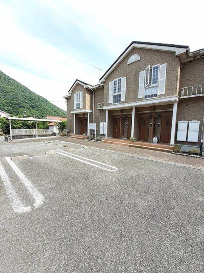  呉線/竹原駅 バス11分水の口下車:停歩4分 1階 築20年