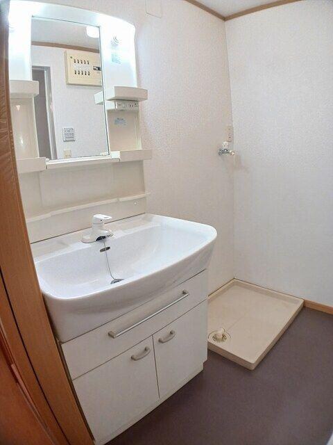  呉線/竹原駅 バス6分中通下車:停歩2分 2階 築20年