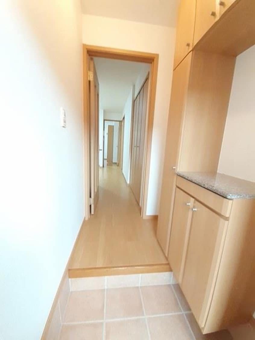  呉線/竹原駅 バス5分中通下下車:停歩11分 1階 築18年