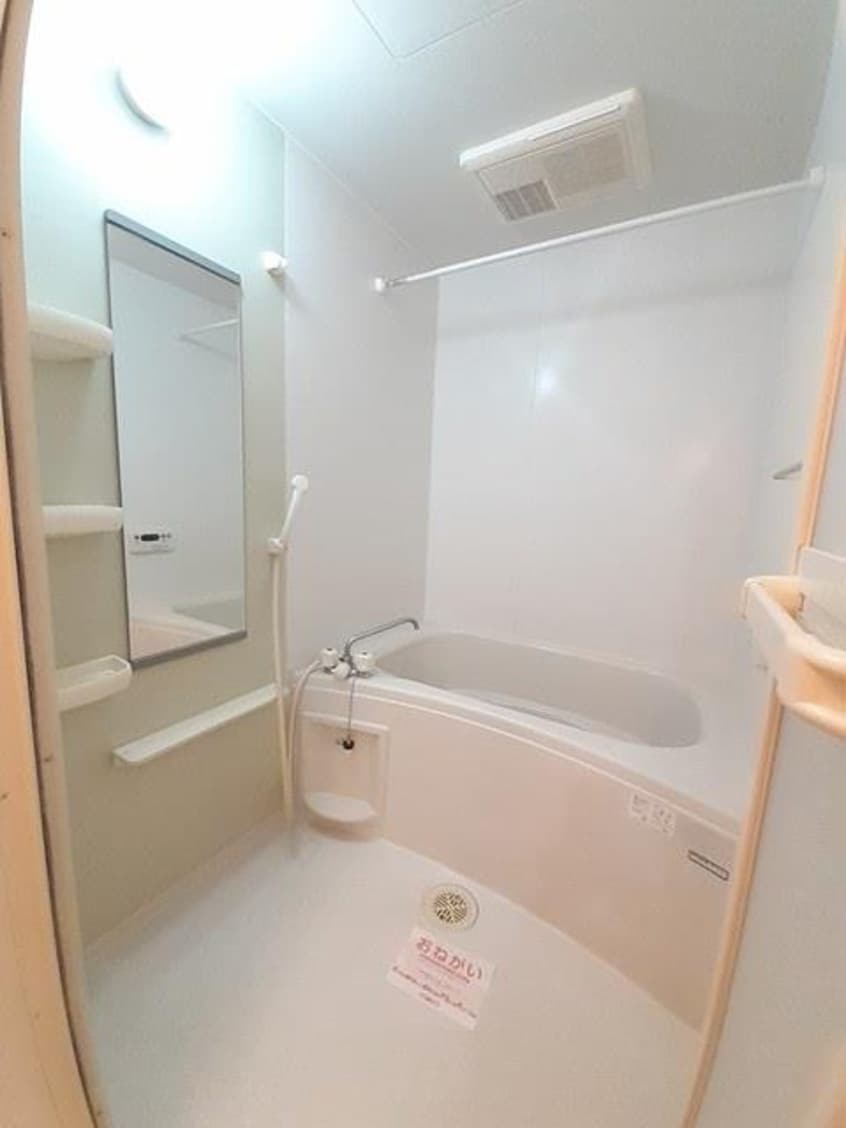  呉線/竹原駅 バス5分中通下下車:停歩11分 1階 築18年