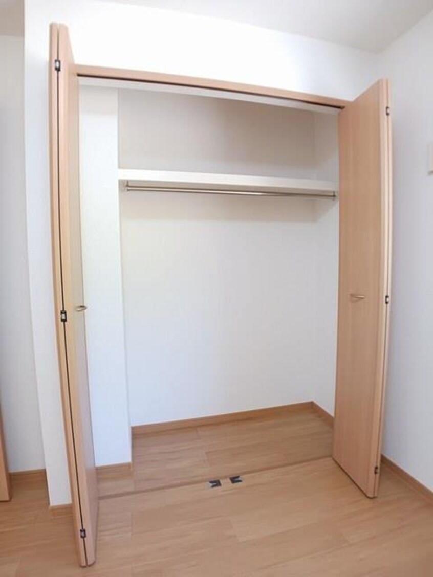  呉線/竹原駅 バス5分中通下下車:停歩11分 1階 築18年