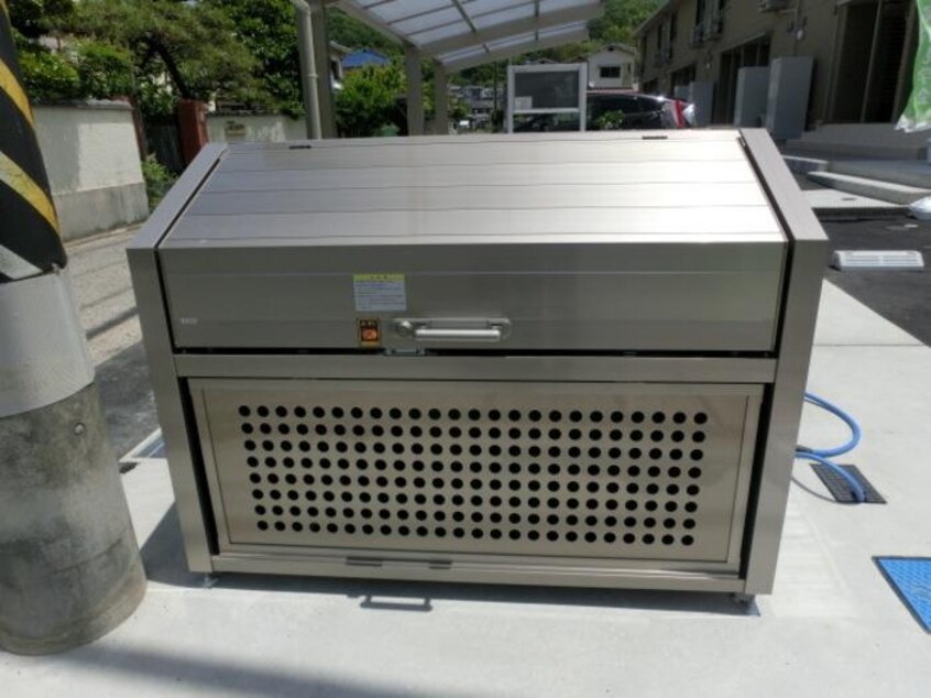 敷地内ゴミ置き場 みつばち本町III