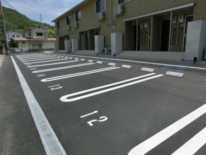 駐車場 みつばち本町III