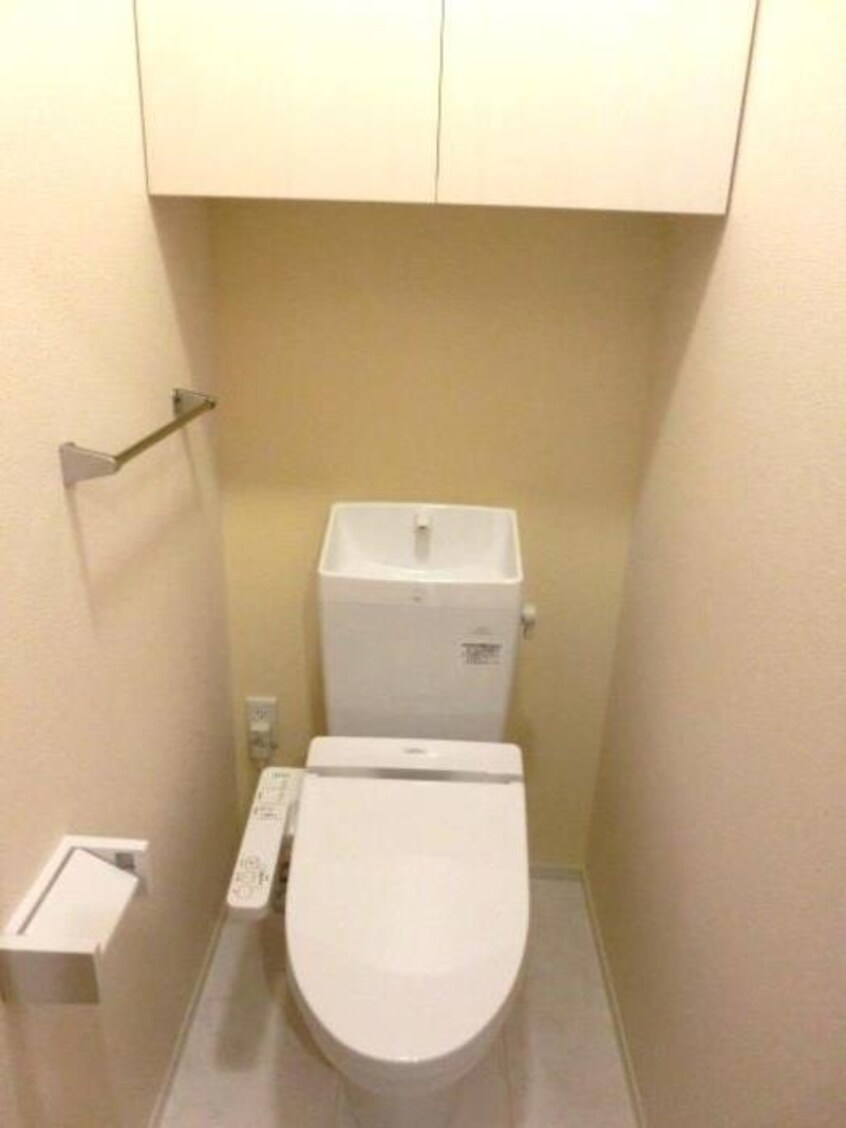 トイレ みつばち本町III