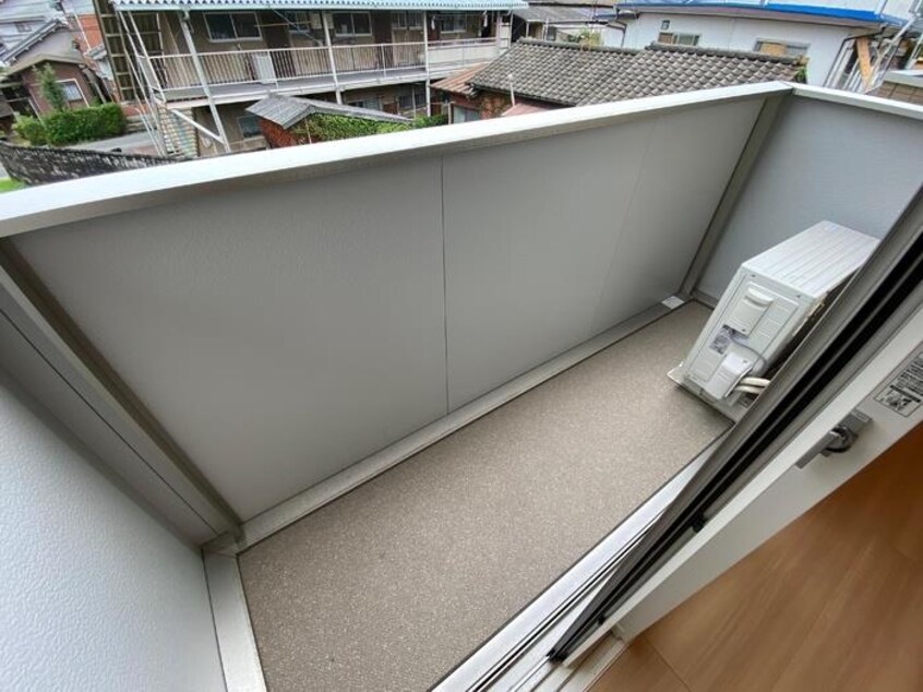 バルコニー みつばち本町III