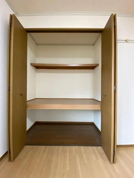 洋室収納 カーサ下野