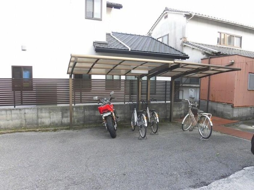 駐輪場 カーサ下野