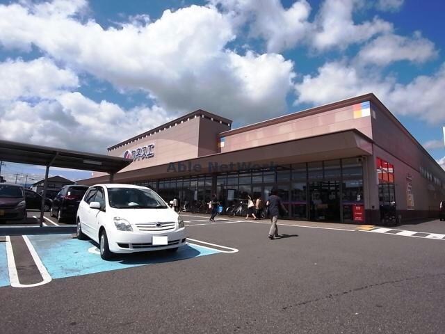 カネスエ北方店(スーパー)まで2189m キャッスルビル