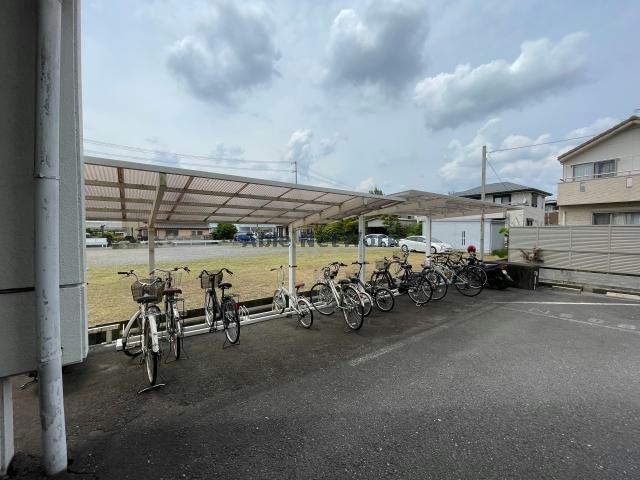 駐輪場 シェイーネマツノ南棟