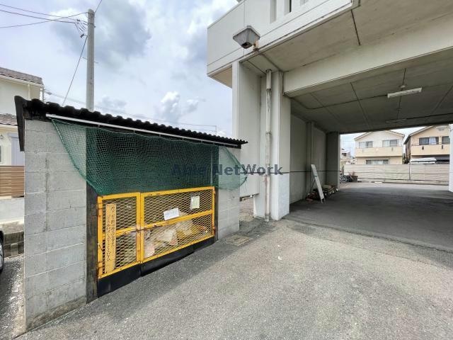 ゴミステーション シェイーネマツノ南棟