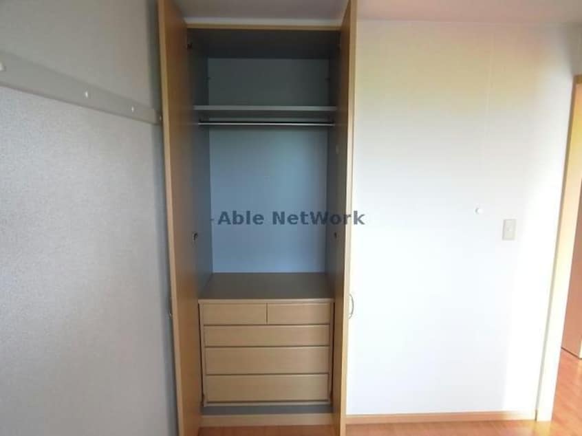 収納 スプリング　デザイヤー