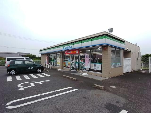 ファミリーマート揖斐黒野店(コンビニ)まで1239m シラユリハウス