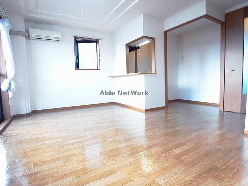 リビング ウッドヴィレッジⅢ