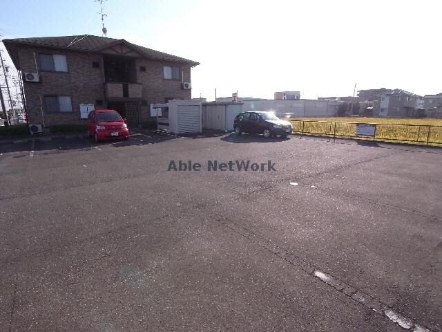 駐車場 エミール