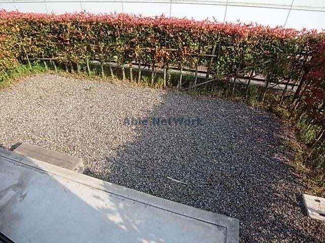 庭 エミール