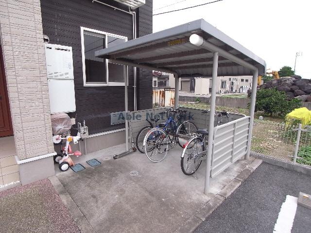 駐輪場 デ・アコールド