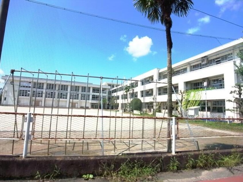 本巣市立本巣小学校(小学校)まで657m アヴァンシャーレ