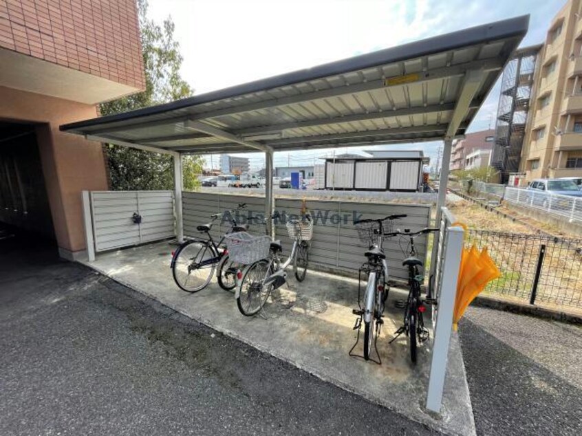 駐輪場 エクセレンス堀