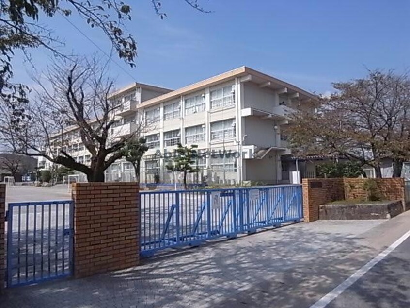 岐阜市立西郷小学校(小学校)まで808m リーブルファイン中西郷　１号棟